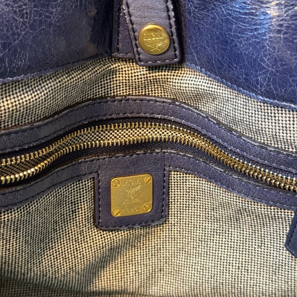 MCM BLUE DISTRESSED LEATHER SHOULDER BAG w / replacement chain strap - Picture 13 of 16